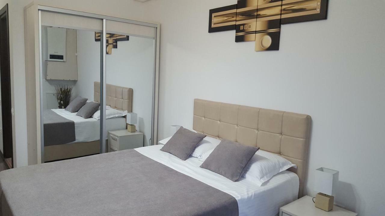 Alex Marina Flat Appartement Mamaia Buitenkant foto